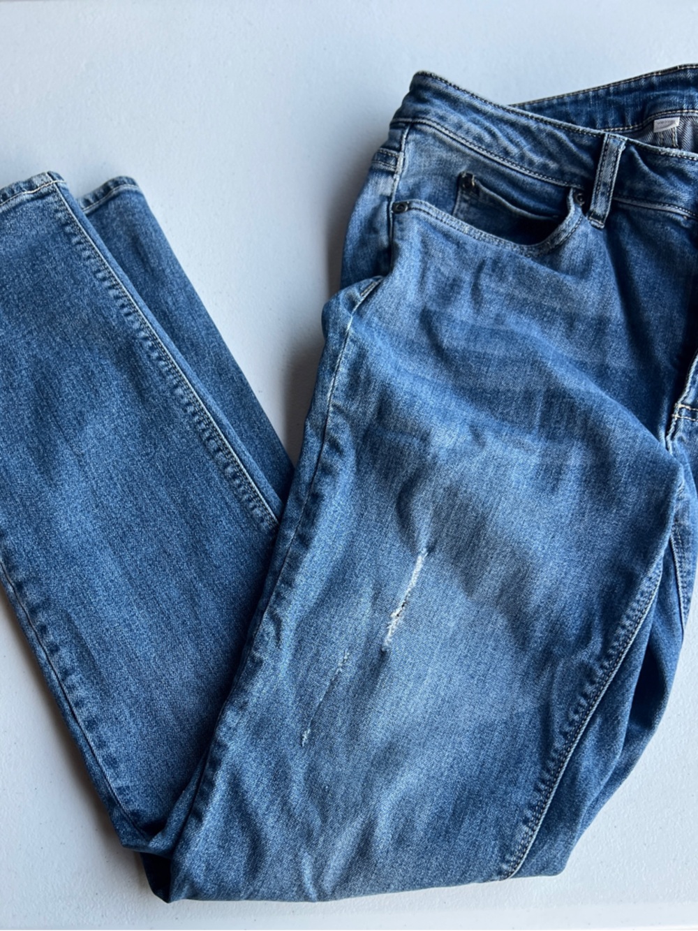 Jones New York women’s Slim Straight Jeans - Medium Blue Wash